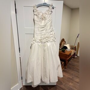 Alyce Black Label Organza Floral Ruched Bodice Wedding Gown Size 12 No Alts